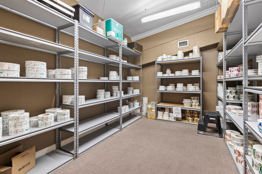 More Photos Of 1250-1264 SW Biltmore St, Port Saint Lucie Warehouse For Sale