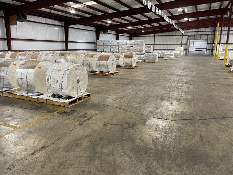 More Photos Of 1824 FM-523, Freeport Manufacturing For Lease