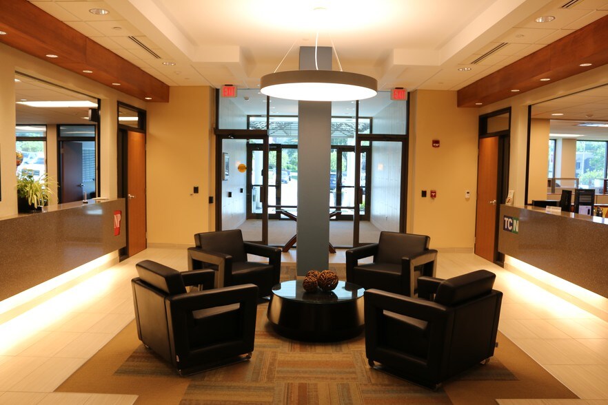 More Photos Of 8701 W Dodge Rd, Omaha Office For Lease