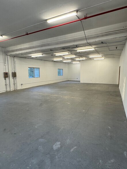 More Photos Of 12715 Miller Rd NE, Bainbridge Island Manufacturing For Lease