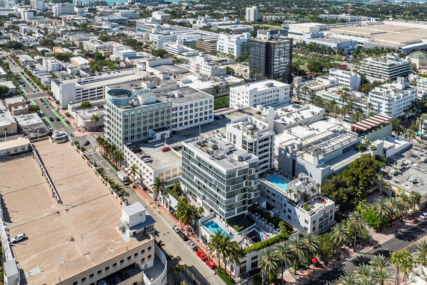 More Photos Of 1600 Collins Ave, Miami Beach Hotel For Lease