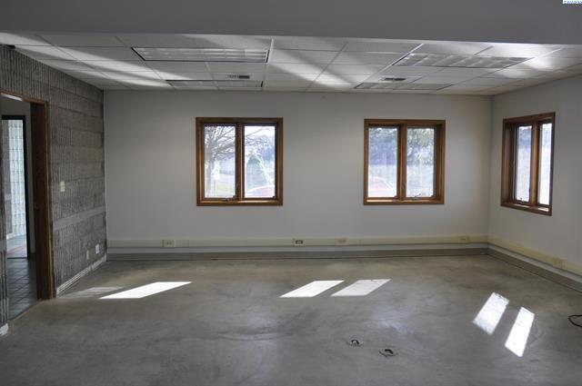More Photos Of 2255 NE Hopkins Ct, Pullman Office For Sale