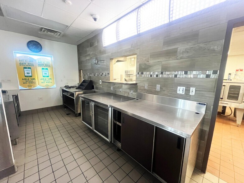 More Photos Of 527 E Highway 20, Valentine Fast Food For Sale