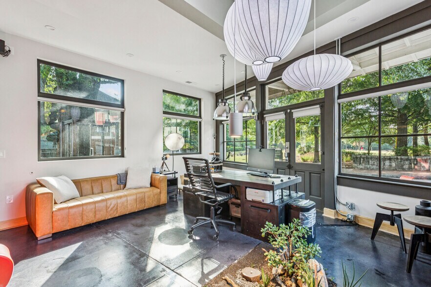 More Photos Of 692 Kirkwood Ave SE, Atlanta Storefront Retail Residential For Sale