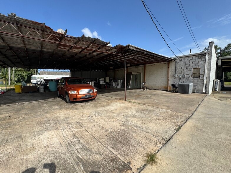 More Photos Of 303 Clinton Blvd, Clinton Storefront For Sale