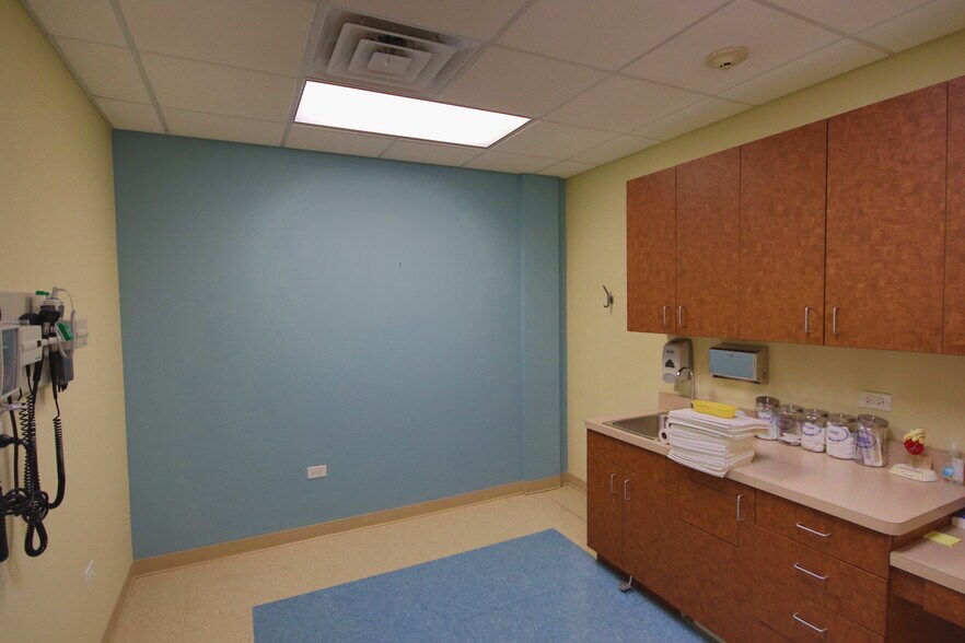 More Photos Of 10741-10745 W 165th St, Orland Park Office For Sale