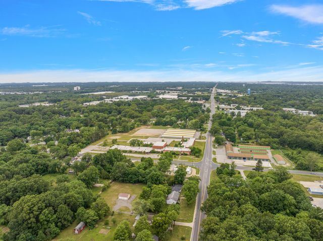 More Photos Of 2389 E Laketon Ave, Muskegon Flex For Sale