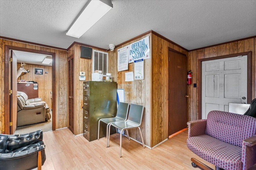 More Photos Of 620 National Hwy, Thomasville Auto Repair For Sale