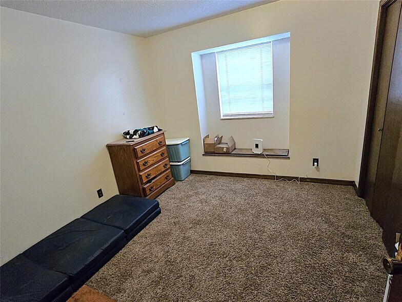 More Photos Of 415 Harmon Ave, Watonga Apartments For Sale