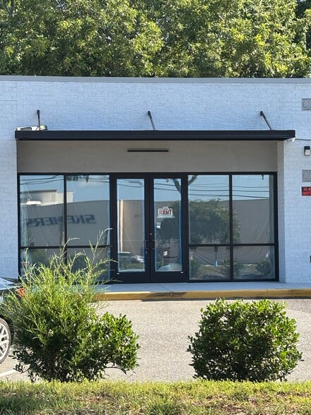 More Photos Of 1237 Tyvola Rd, Charlotte Unknown For Lease