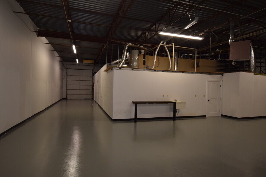 More Photos Of 6128 Brookshire Blvd, Charlotte Light Distribution For Lease