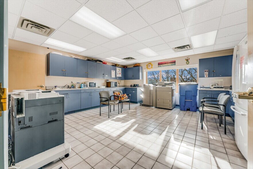 More Photos Of 224 Spruce St, Morgantown Office For Sale