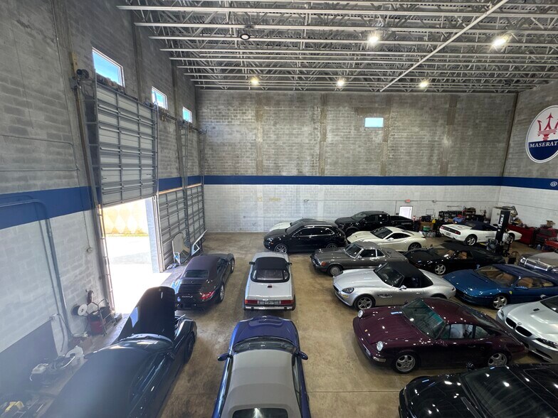 More Photos Of 10859 NW 21st St, Doral Warehouse For Lease