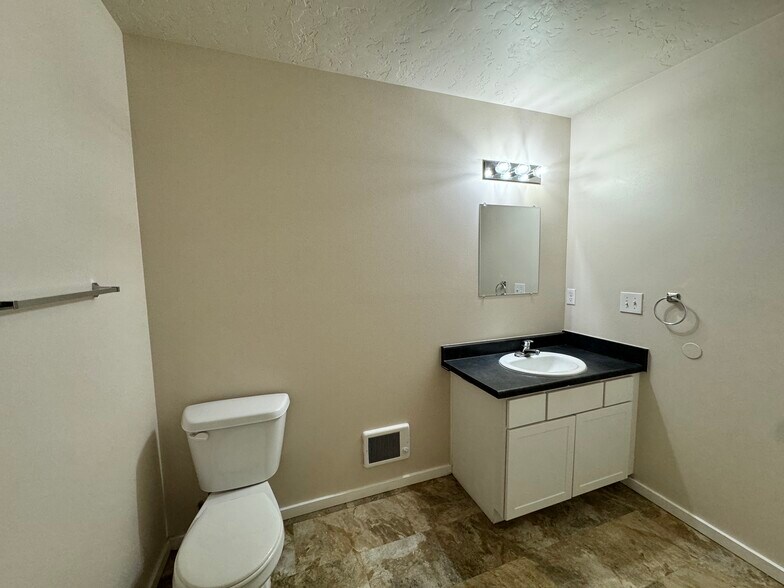 More Photos Of 308-318 W 3rd St, Cheney Apartments For Sale