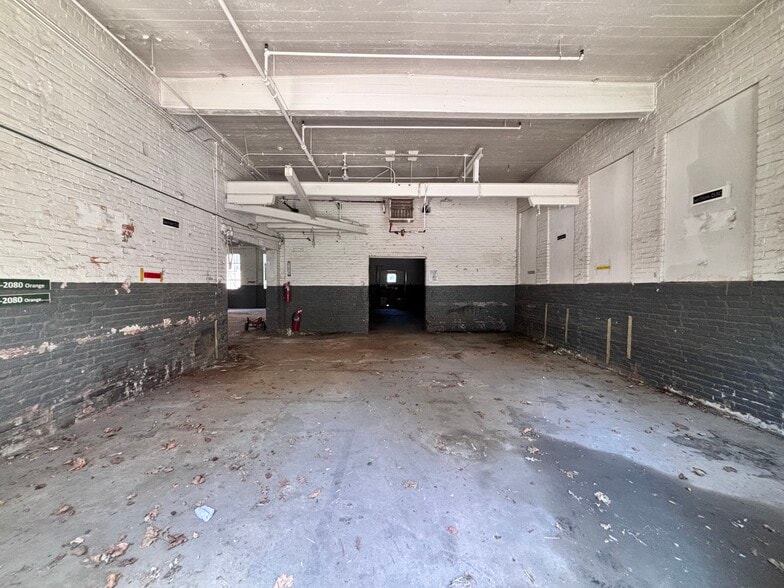More Photos Of 30 Lenox St, New Haven Warehouse For Lease