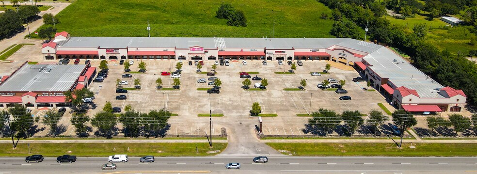 More Photos Of 8201-8209 Broadway St, Pearland Unknown For Lease