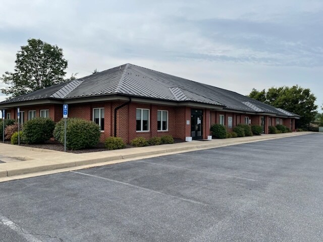 More Photos Of 142 Linden Dr, Winchester Medical For Sale