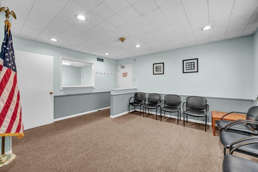 More Photos Of 172 Mount Pleasant Rd, Newtown Medical For Lease