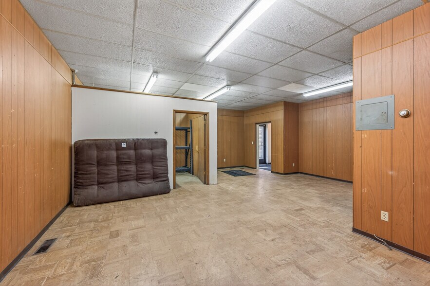 More Photos Of 5201 Lakeland Ave N, Minneapolis Industrial For Sale