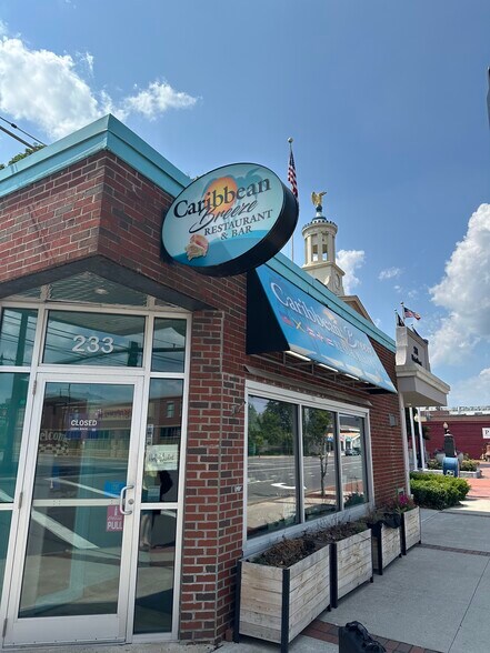 Primary Photo Of 233 Main St, Nashua Restaurant For Sale