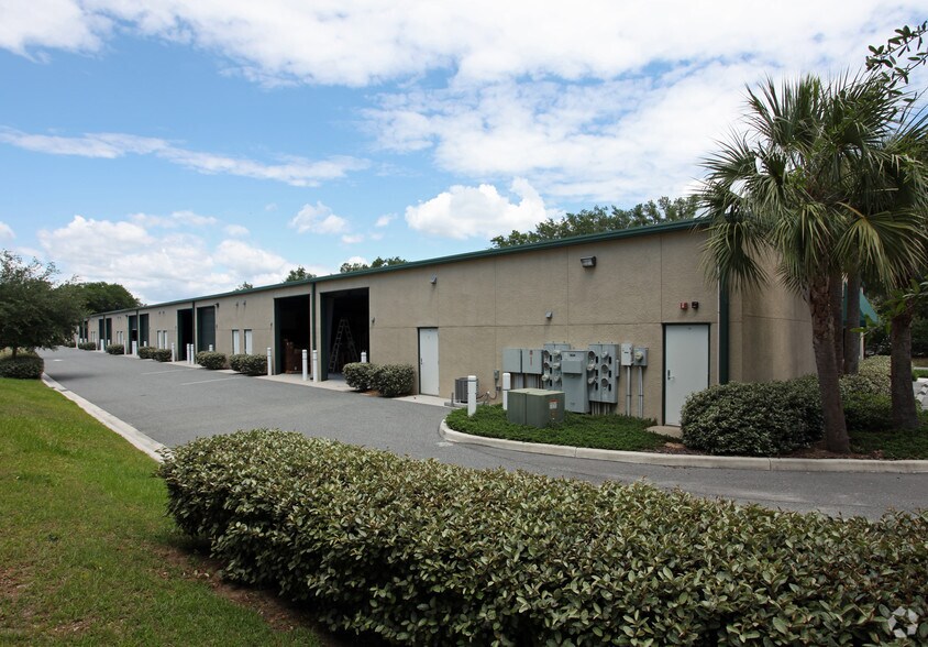 More Photos Of 2750 Dillard Rd, Eustis Showroom For Lease