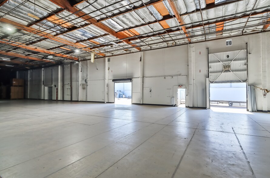 More Photos Of 12224 Montague St, Pacoima Distribution For Lease