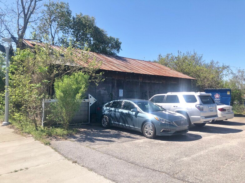 More Photos Of 530 Devine St, Columbia Restaurant For Sale