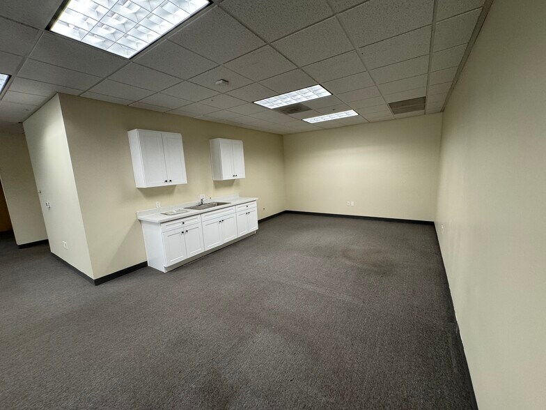 More Photos Of 1306 Palomares St, La Verne Warehouse For Sale
