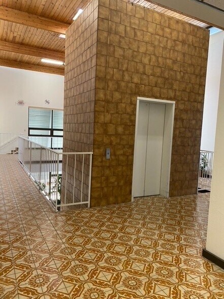 More Photos Of 50 S Jones Blvd, Las Vegas Office For Lease