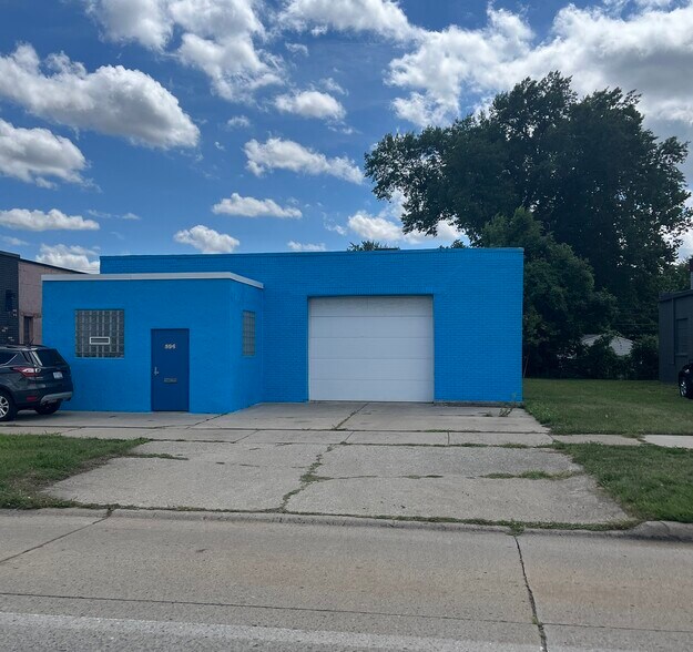 More Photos Of 596 E 10 Mile Rd, Hazel Park Warehouse For Sale