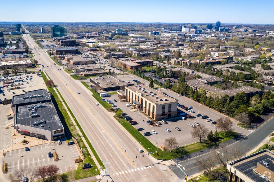 More Photos Of 7300 France Ave S, Edina Medical For Lease