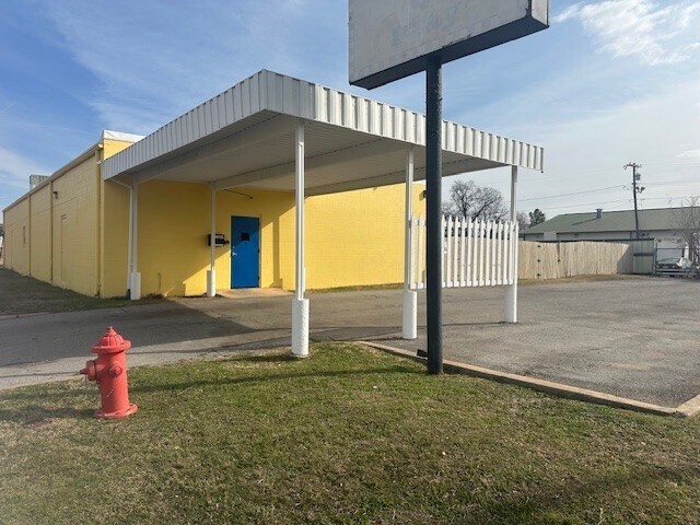 More Photos Of 3600 S May Ave, Oklahoma City Daycare Center For Sale