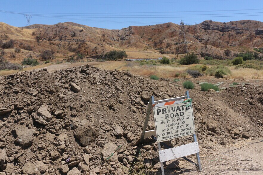 More Photos Of 15270 Sierra Hwy, Santa Clarita Land For Sale