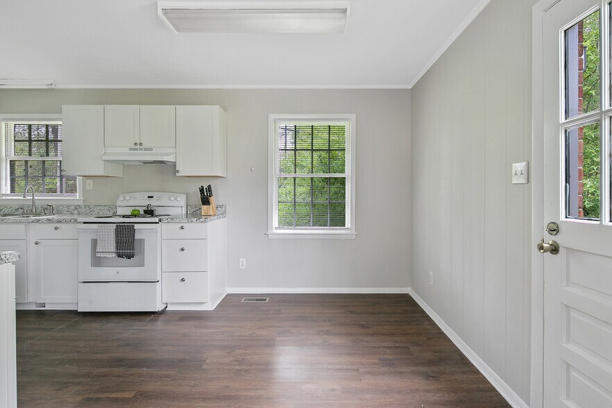 More Photos Of 817 Ridge Rd, Fayetteville Apartments For Sale