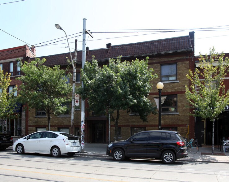 Primary Photo Of 677 College St, Toronto Apartments For Sale