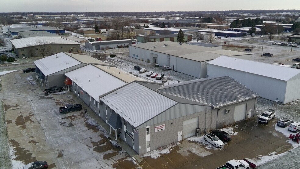 More Photos Of 2200-2240 W Townline Rd, Peoria Warehouse For Lease