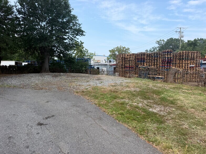 More Photos Of 5516 Sheriff Rd, Capitol Heights Flex For Lease