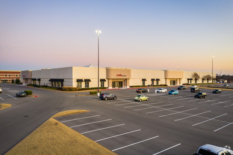 More Photos Of 14002 E 21st St, Tulsa Unknown For Lease