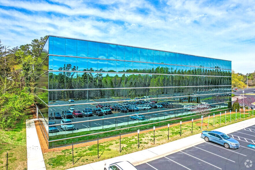 More Photos Of 10101 David Taylor Dr, Charlotte Office For Lease