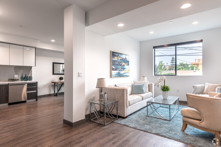 More Photos Of 552 N Hobart Blvd, Los Angeles Apartments For Sale