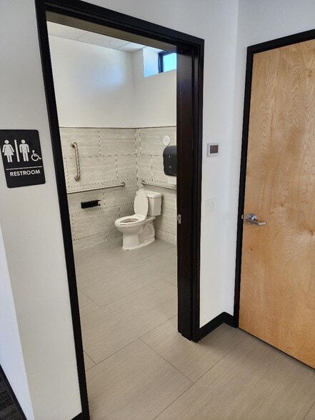 More Photos Of 726 E Monroe Ave, Buckeye Light Distribution For Lease