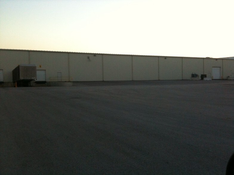 More Photos Of 2813 Park East Blvd, Lafayette Warehouse For Lease