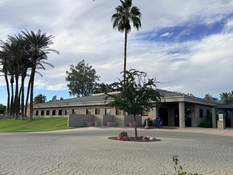 More Photos Of 604 W Warner Rd, Chandler Medical For Sale