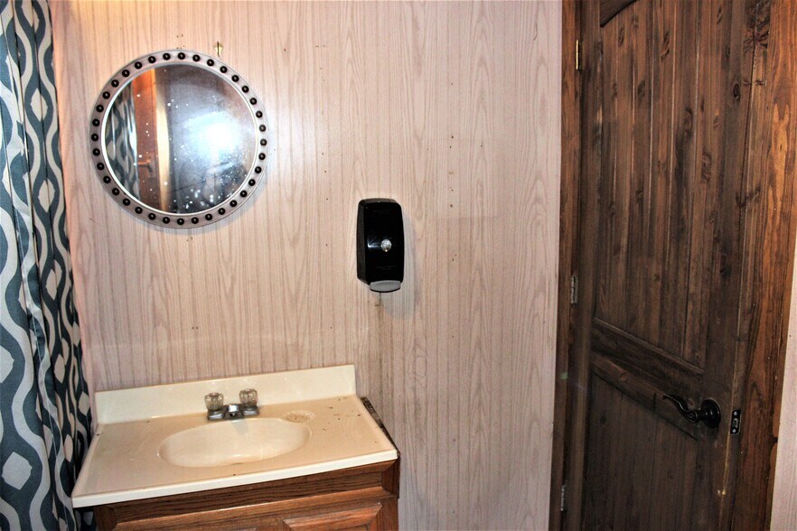 More Photos Of 502 Elm, Tilden Restaurant For Sale