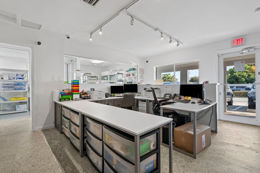 More Photos Of 141 E Commercial Blvd, Oakland Park Office For Sale