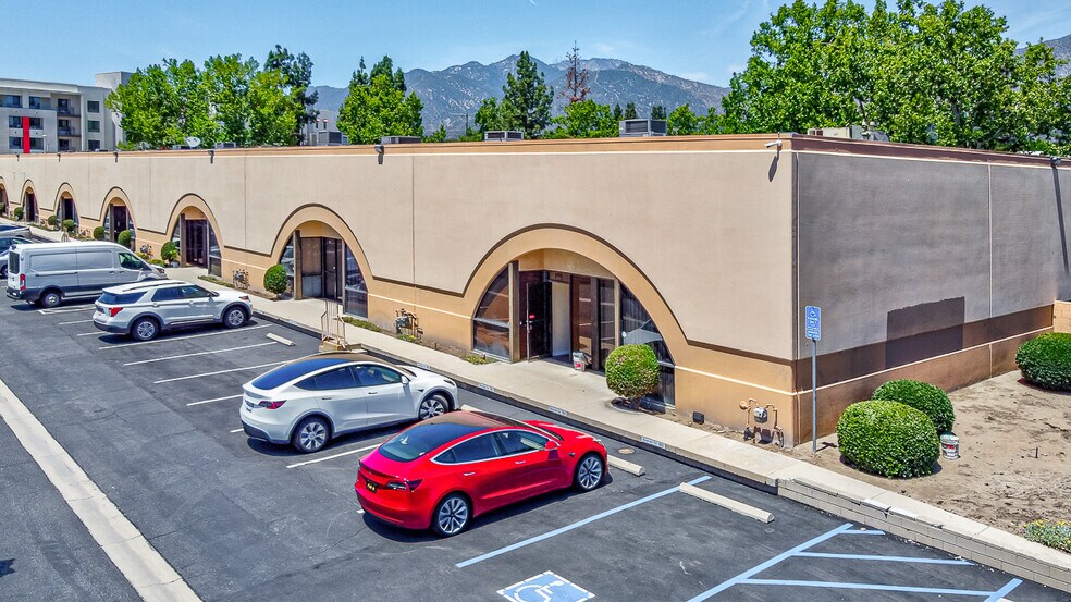 Primary Photo Of 158 W Pomona Ave, Monrovia Warehouse For Lease