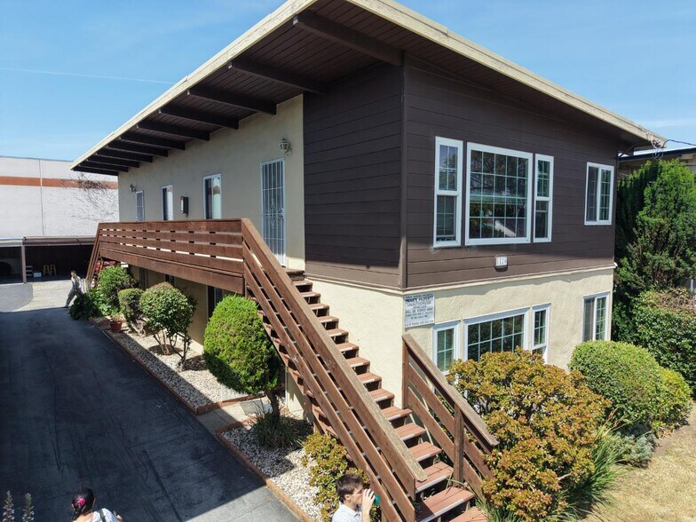More Photos Of 1120 Elmer St, Belmont Apartments For Sale