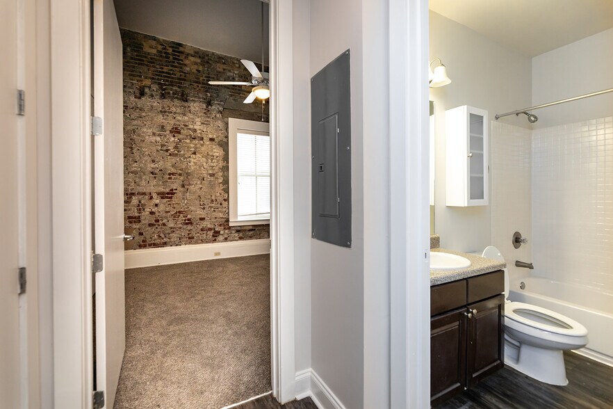 More Photos Of 60 S Main St, Memphis Apartments For Sale