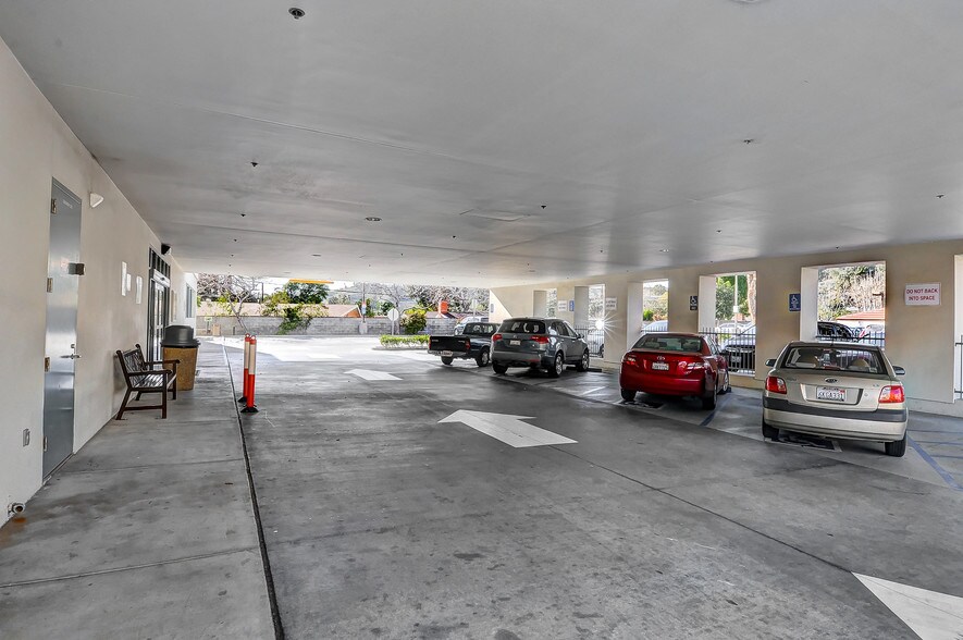 More Photos Of 17909 Soledad Canyon Rd, Santa Clarita Medical For Lease
