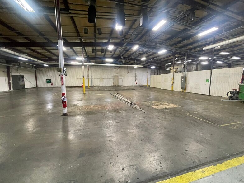 More Photos Of 1137 Progress Rd, Suffolk Manufacturing For Lease